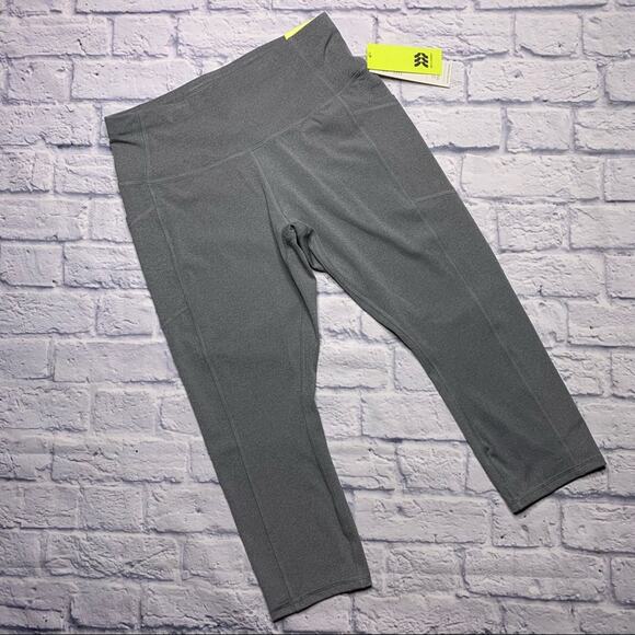 All in Motion Crops in Charcoal Grey - Picture 1 of 8